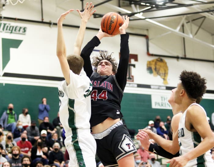 Tualatin.Tigard.boys-basketball.Dan-Brood.17